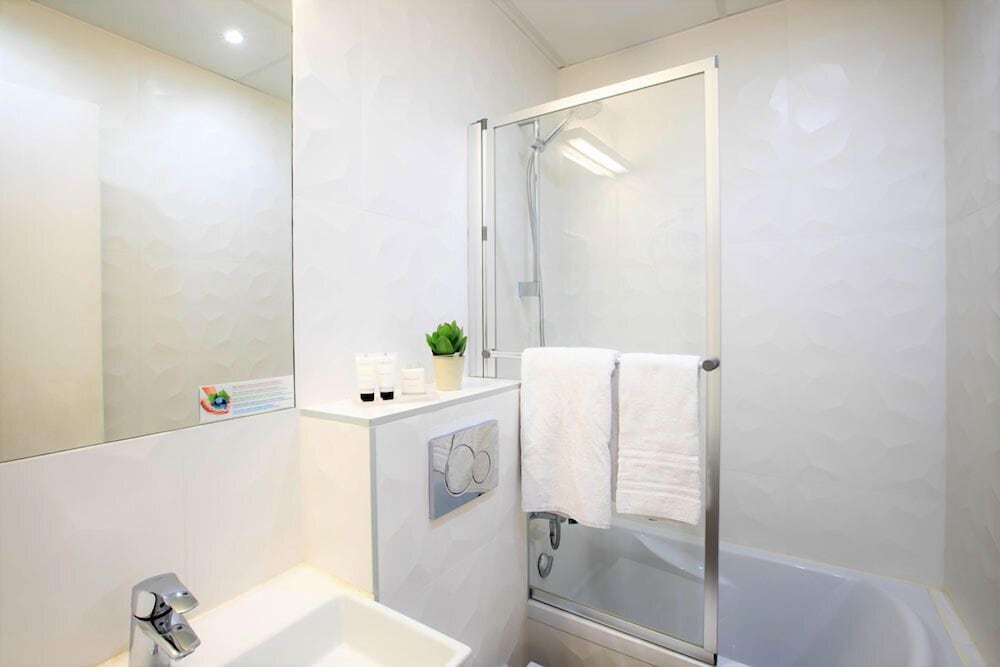 Hotel Romance Malesherbes By Patrick Hayat Formerly Romance Malesherbes 27/66