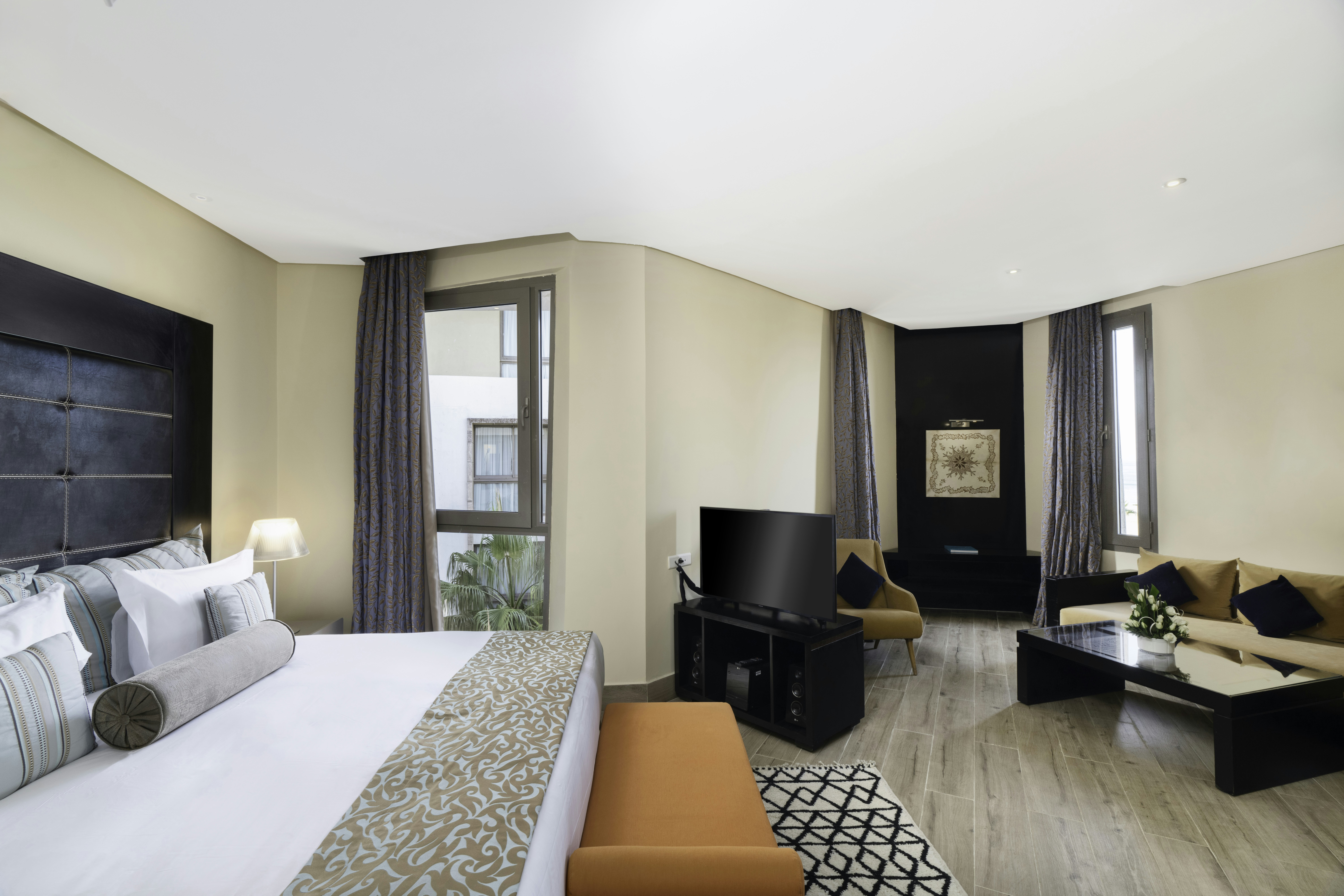 Ambassador, Suite