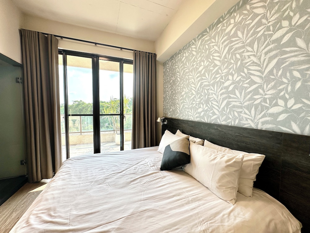 CITY, KING BED, MOUNTAIN VIEW, TERRACE