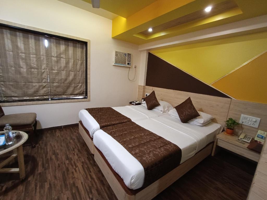 Rajhans Hotel - Mumbai 8/19