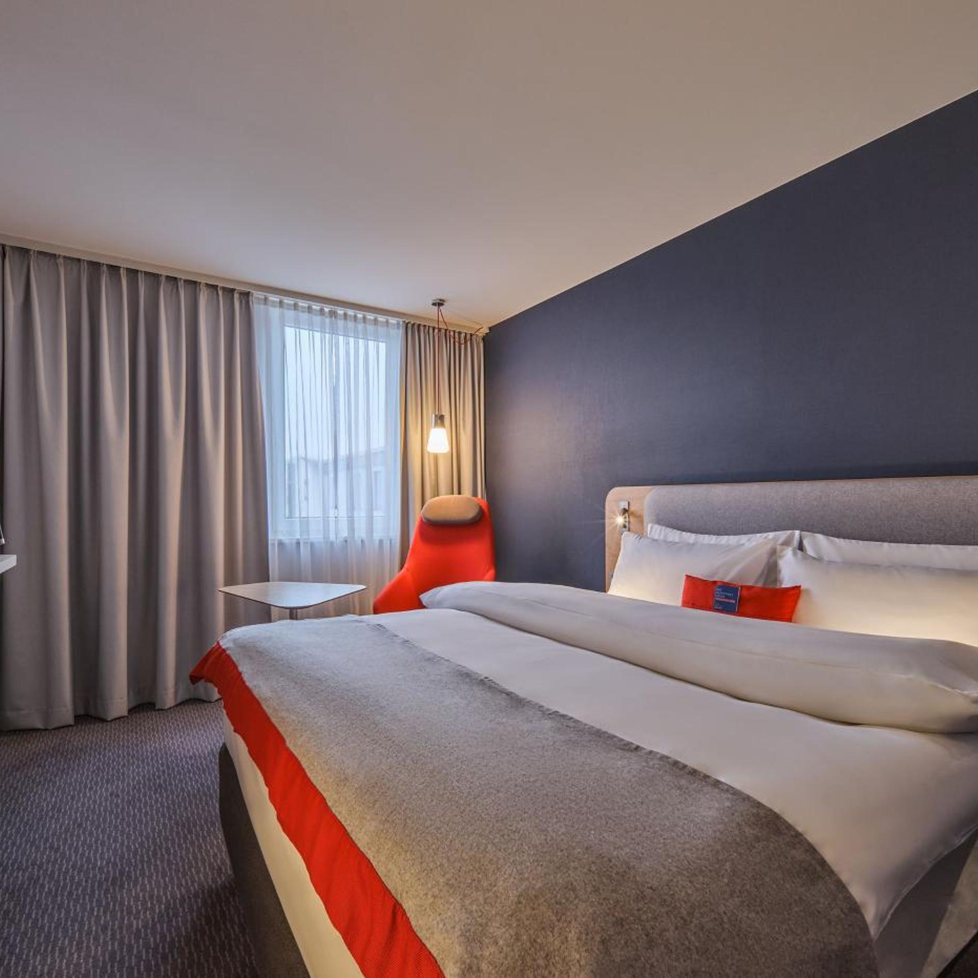 Standard, King Bed, Queen Bed