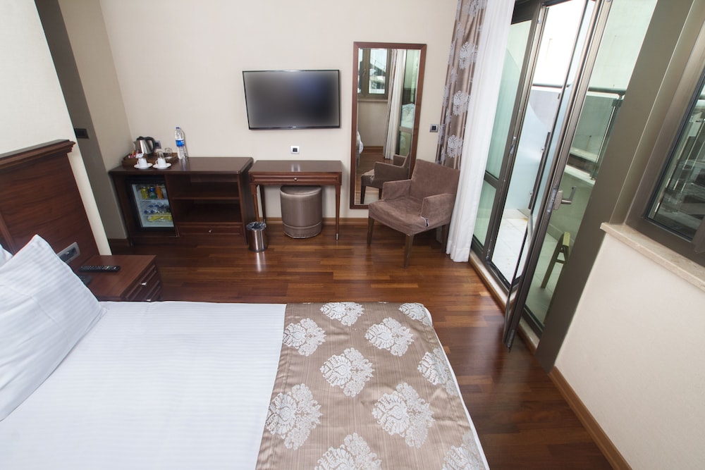 Crestium Taksim Prive & Spa 57/62