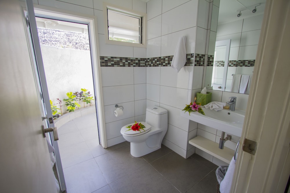 Manuia Beach Resort - Adults Only 22/66