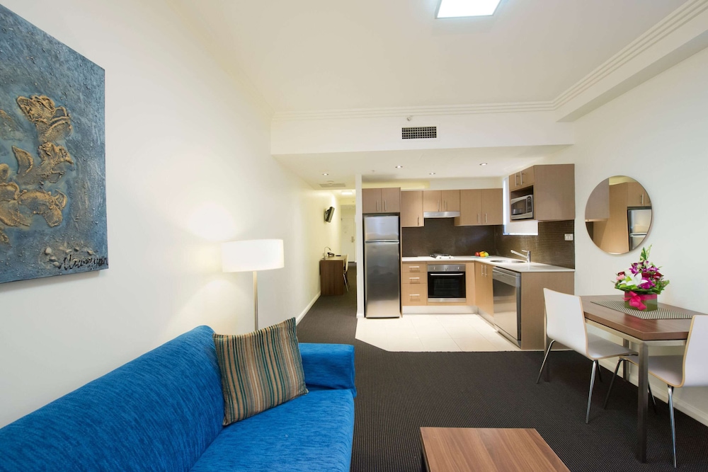Apx World Square Apartments 40/52