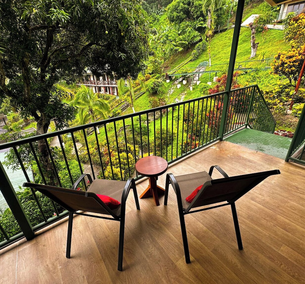 Tabulia Tree Hotel and Villas 57/77