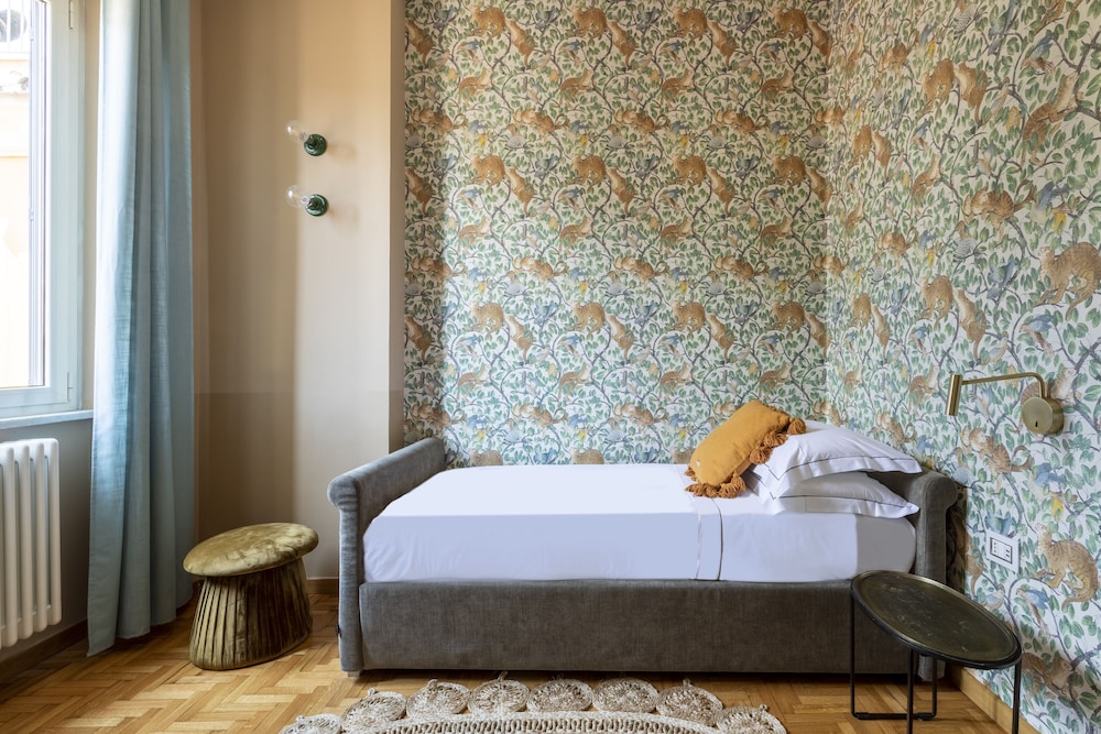 Rome Accommodation Condotti with terrace 12/50