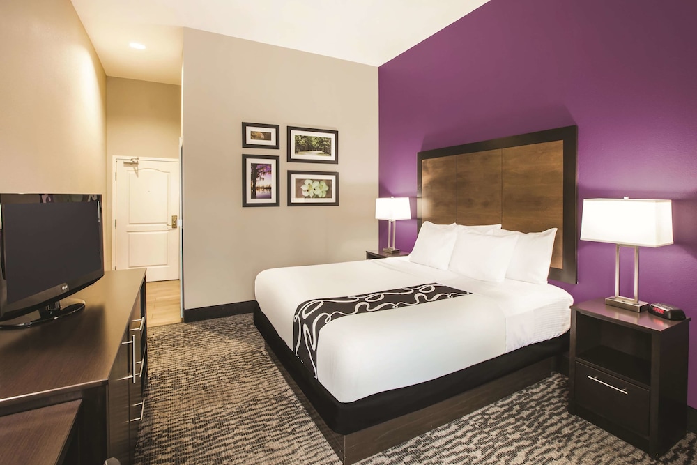 La Quinta Inn & Suites by Wyndham Baton Rouge Denham Springs 7/44