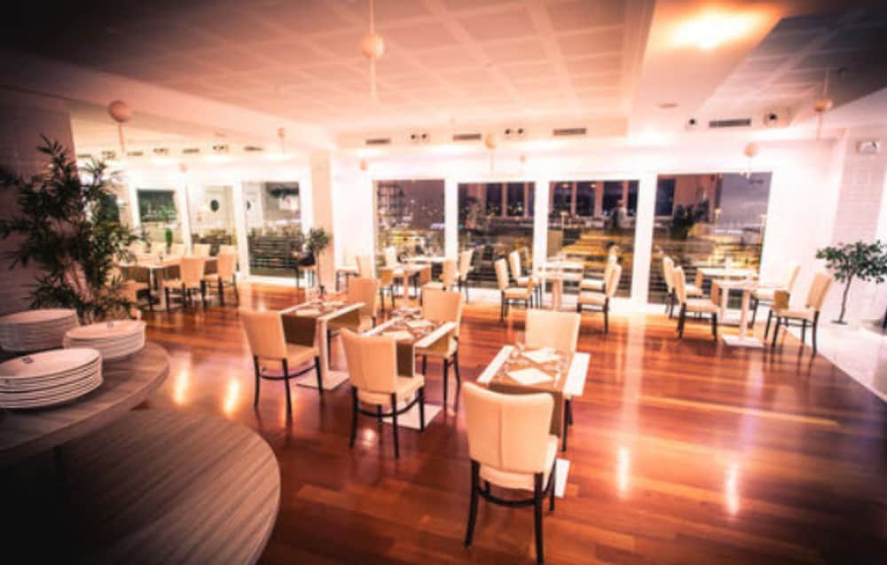 Hotel Tiber Fiumicino 36/68