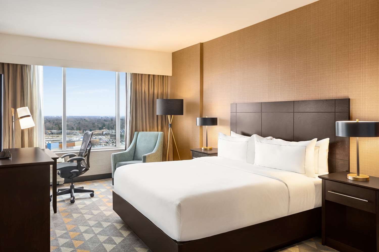 DoubleTree by Hilton Pointe Claire Montreal Airport West 6/13