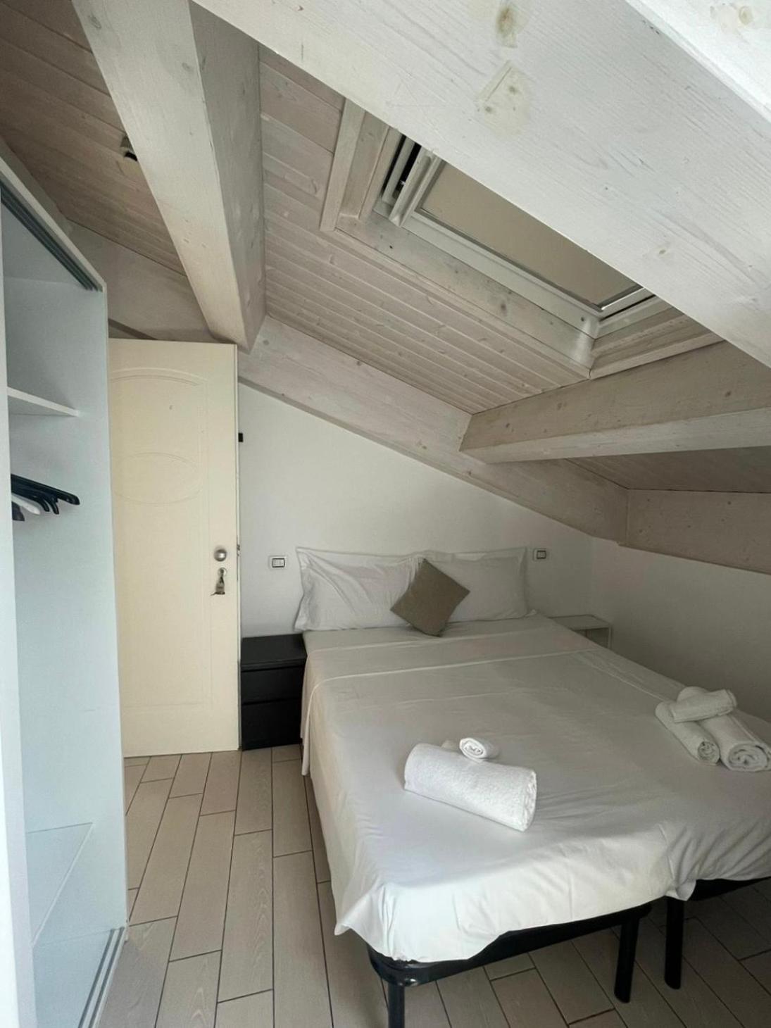 Economy, Double Bed