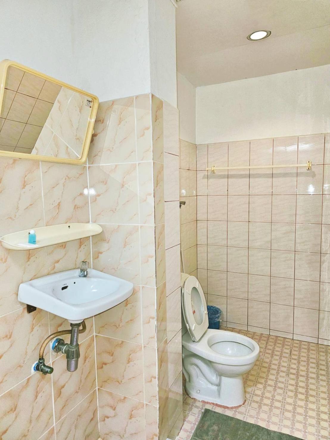 P California Inter Hostel 45/48