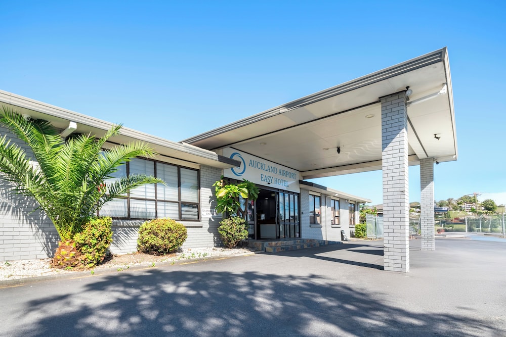 Garden Inn Airport 37/50