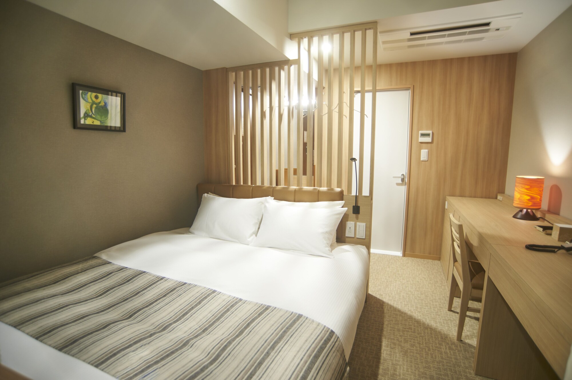 DELUXE, DOUBLE BED