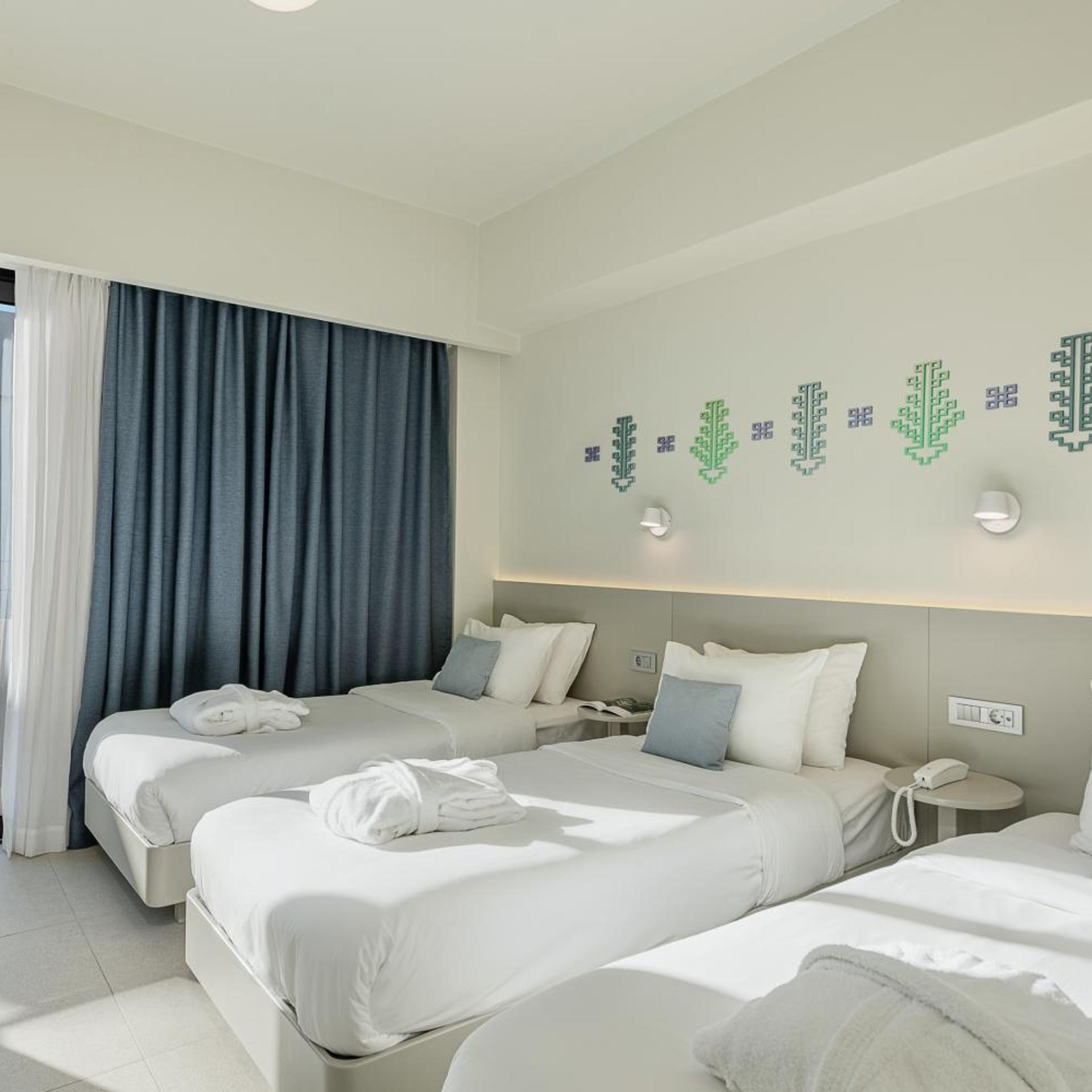 ROOM, TRIPLE
