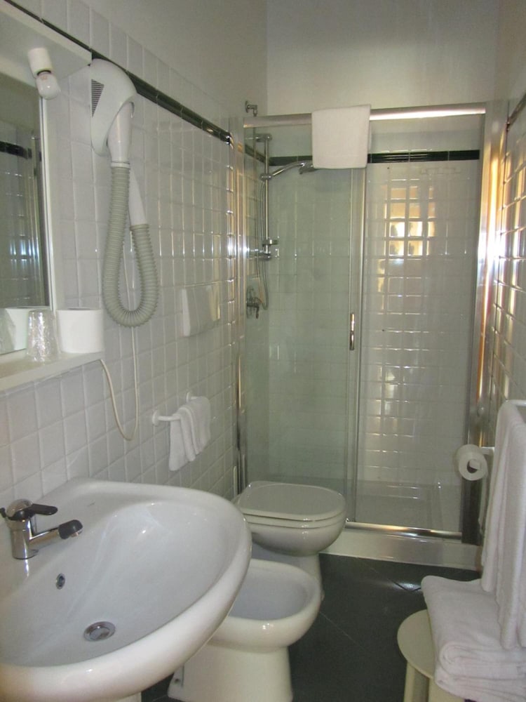 Hotel Ristorante Silvestrino 42/45