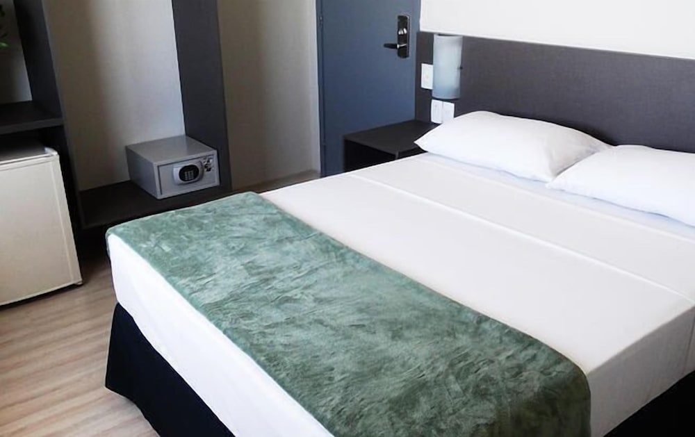 Pajucara Hotel Express 8/22