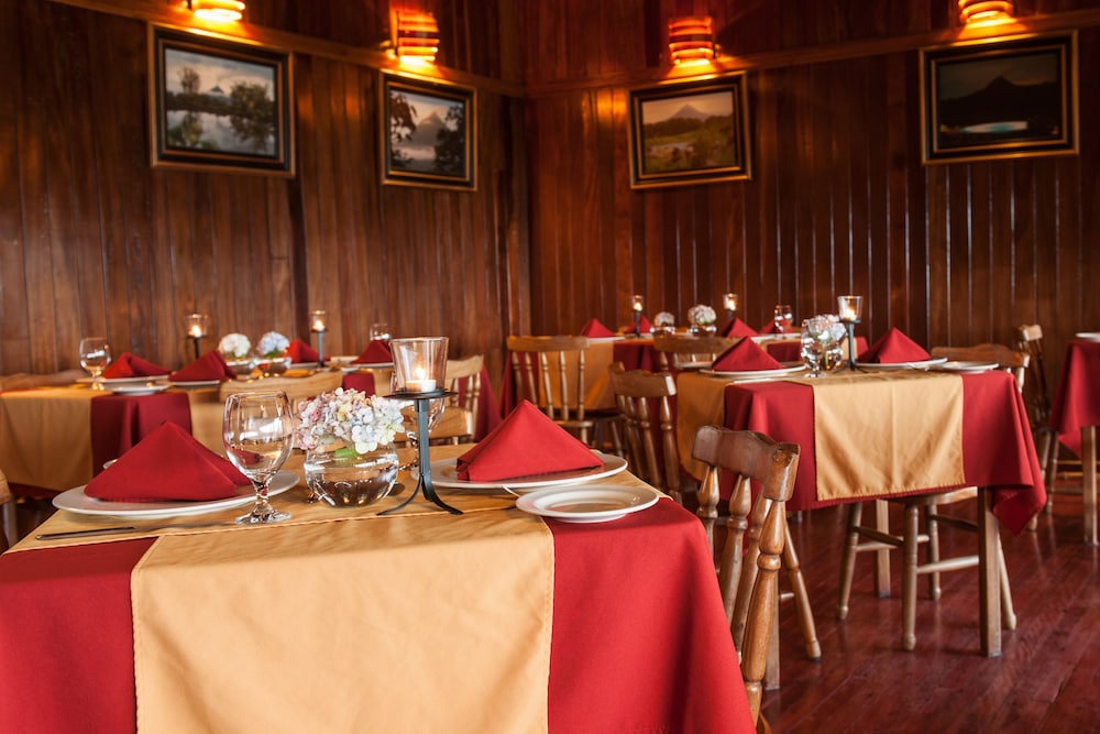 Arenal Lodge 53/73