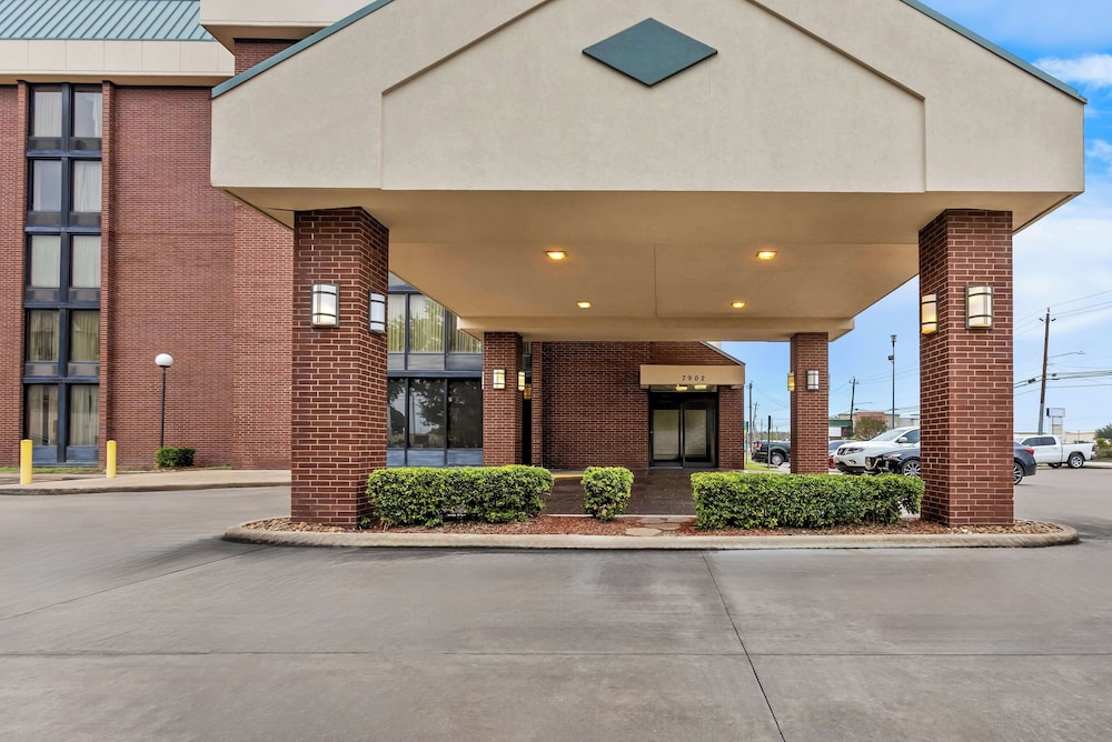 Sonesta Essential Houston Hobby Airport photo3