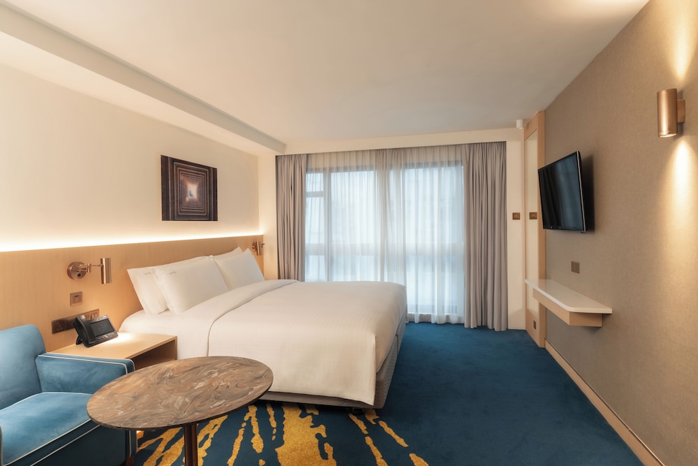 Premium, King Bed, Middle Floor