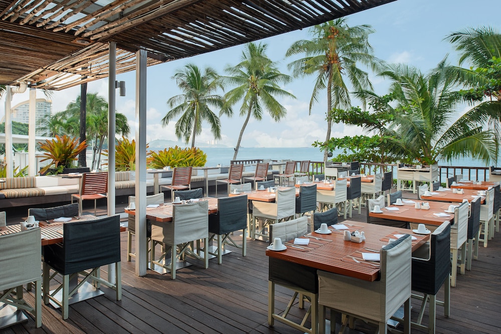 Pullman Pattaya Hotel G 61/76