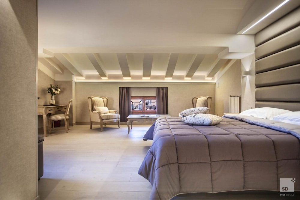 Hotel Cavour 21/49