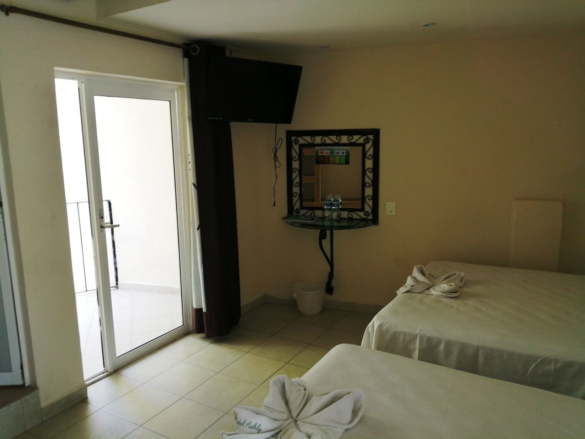 غرفة قياسية بسريرين مزدوجين، Hotel Ashly 3/10
