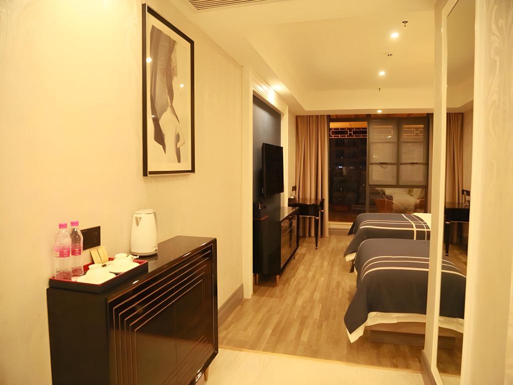 Lano Hotel (Guiding Yongchao Pedestrian Street) 47/54