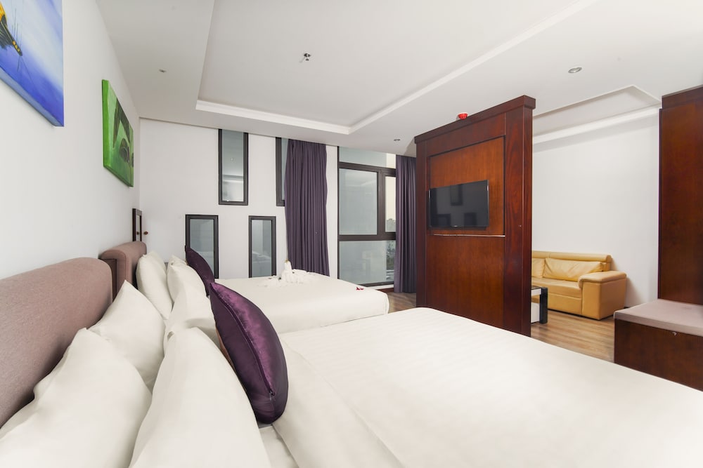 Golden Sun Hotel 32/60