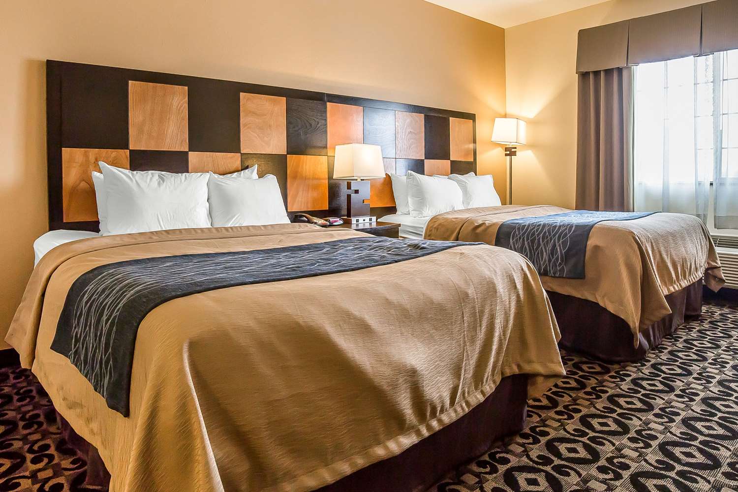 Efficiency, 2 Queen Beds