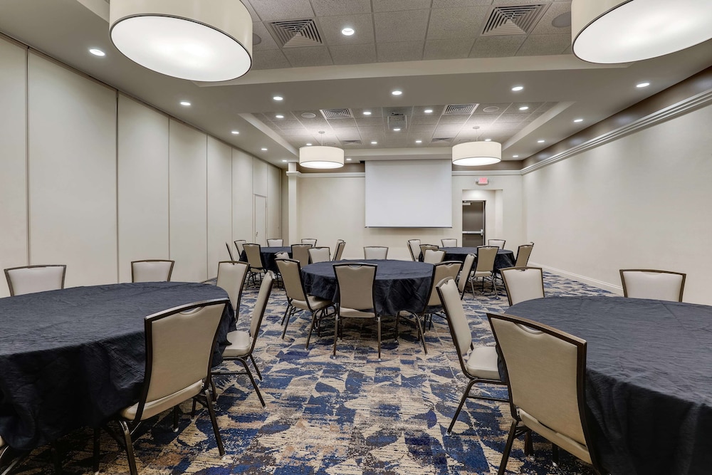 Drury Inn Suites Denver Westminster 45/50