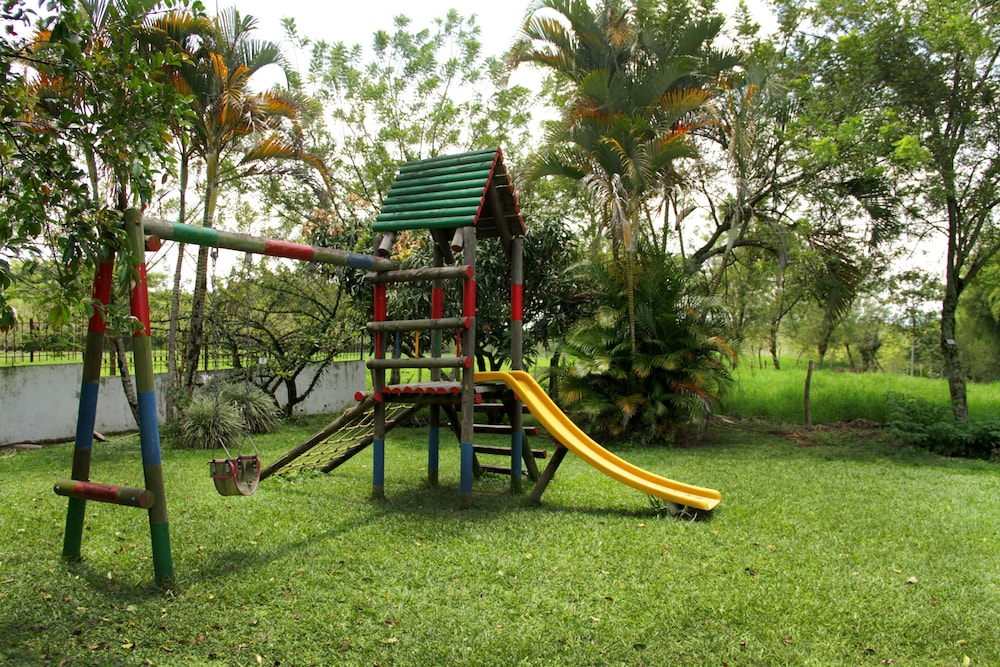 La Floresta Hotel Campestre 24/55