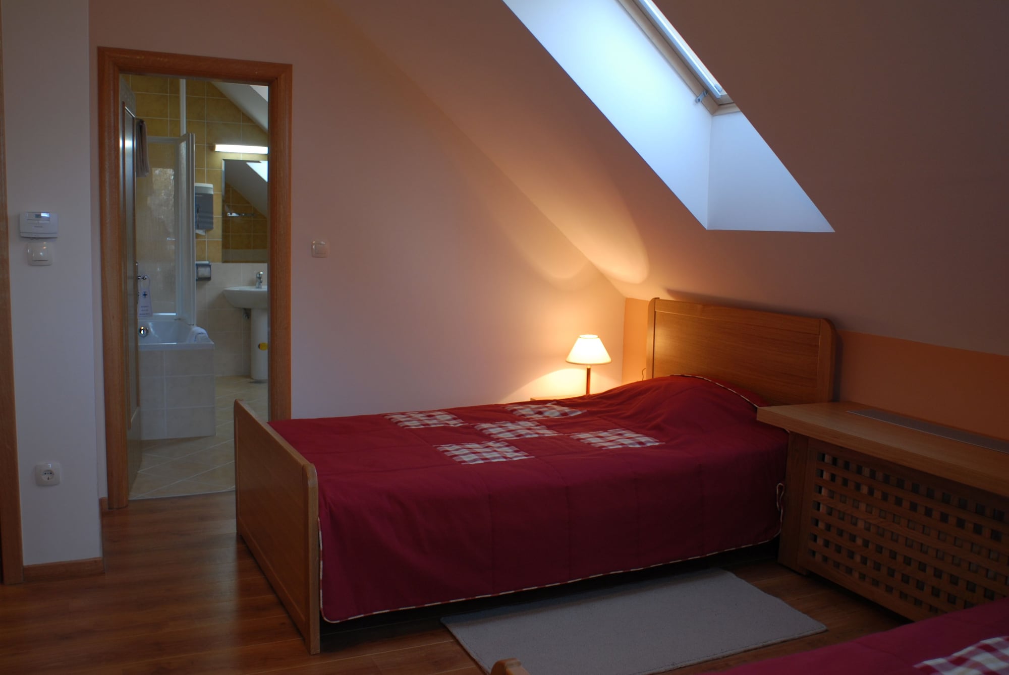 3 BEDROOMS, APARTMENT, BALCONY