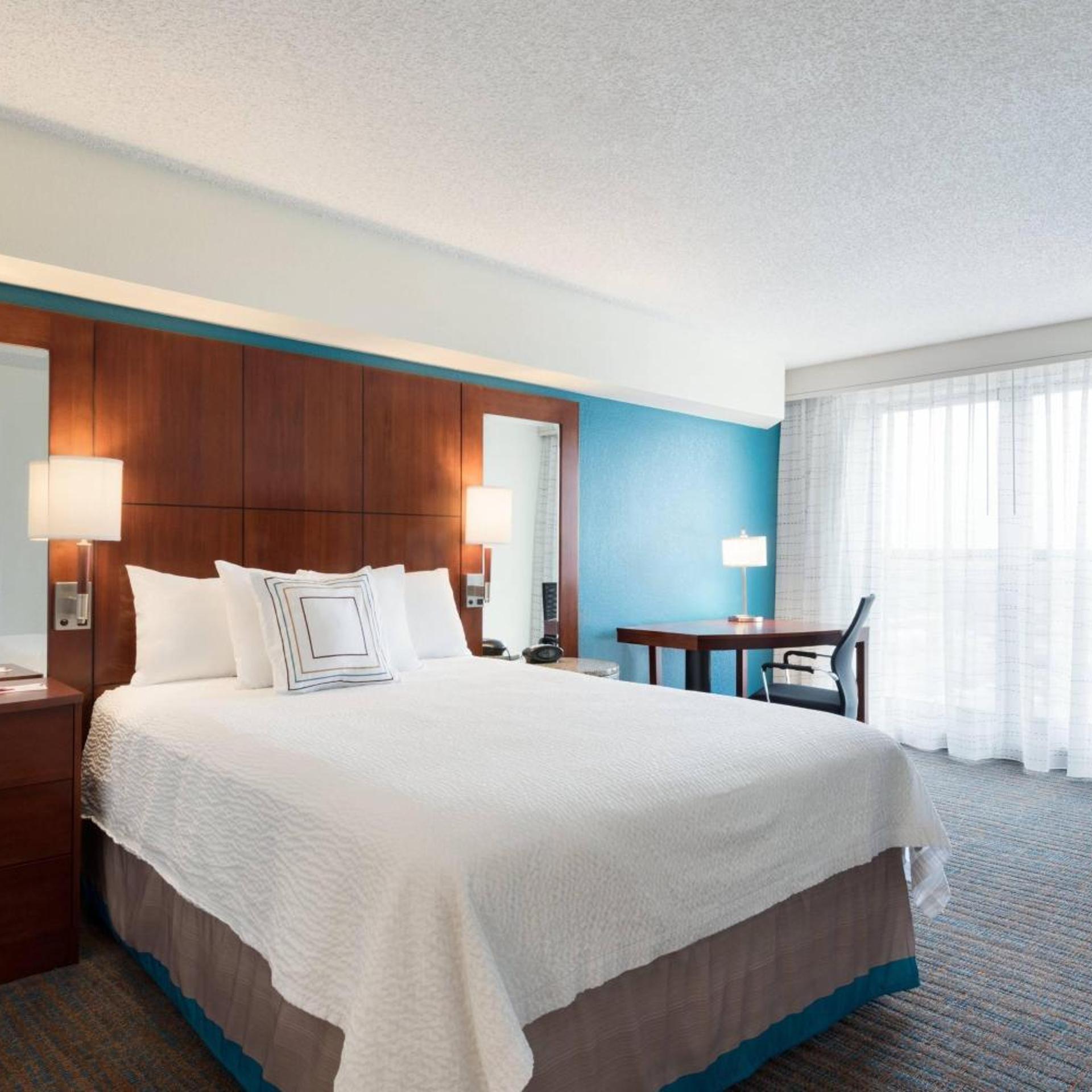 2 Bedrooms, Suite