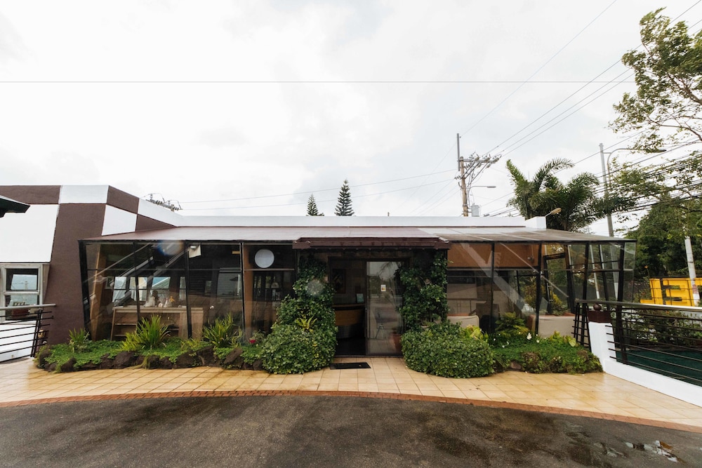 Reddoorz Plus The Ridge Tagaytay City 2/23