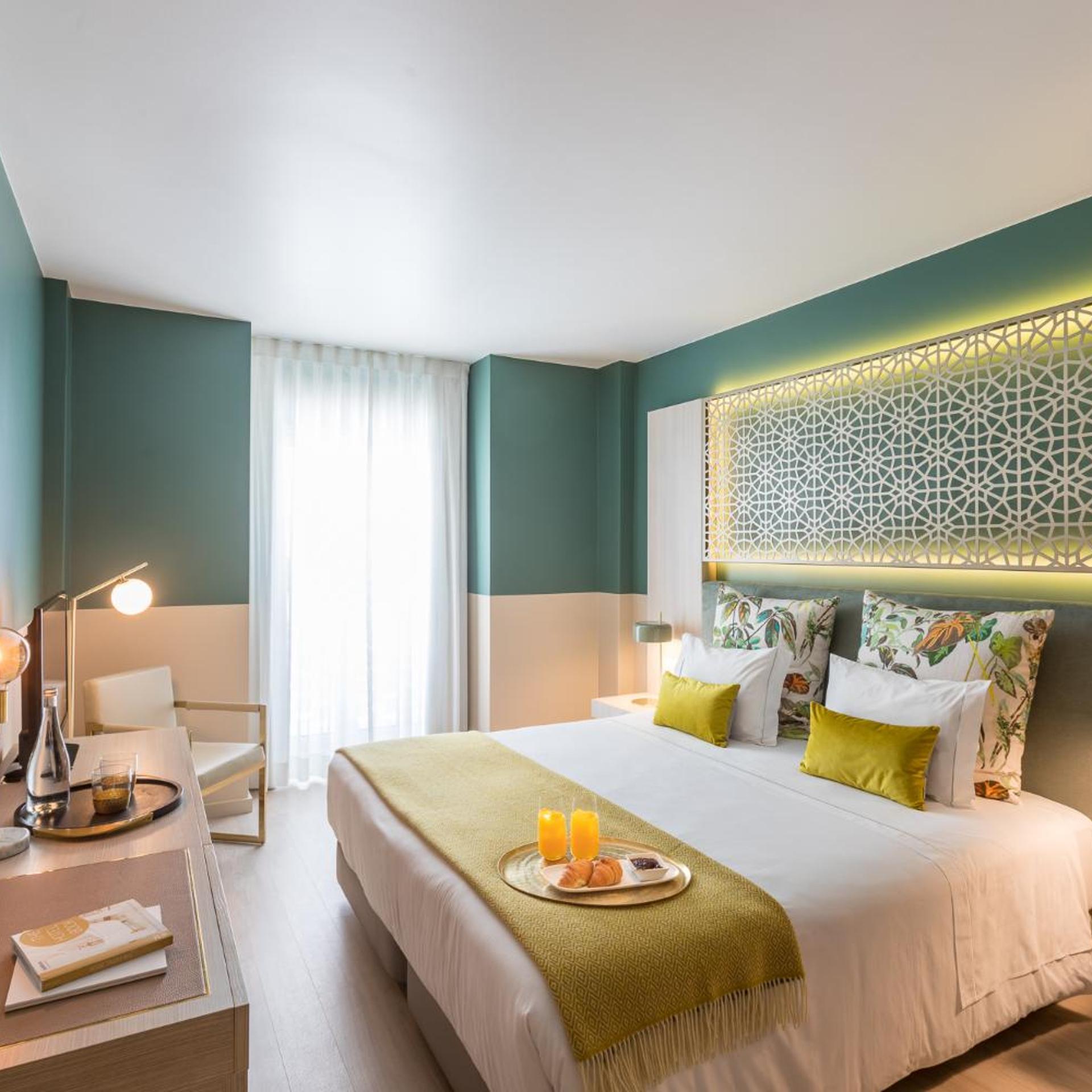 Deluxe, King Bed, Sanctuary View