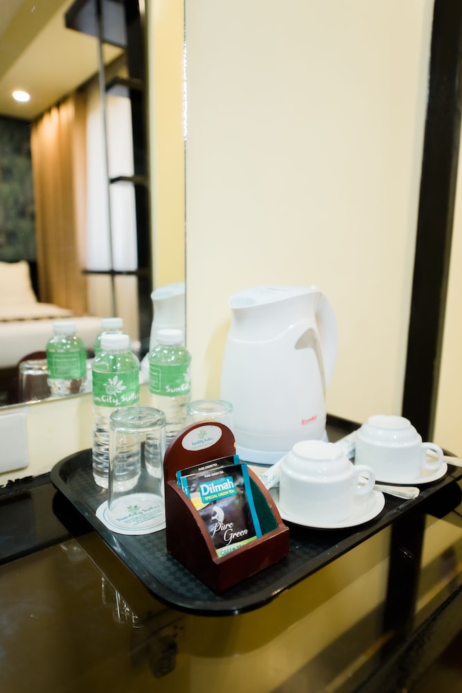 Sun City Suites 52/58