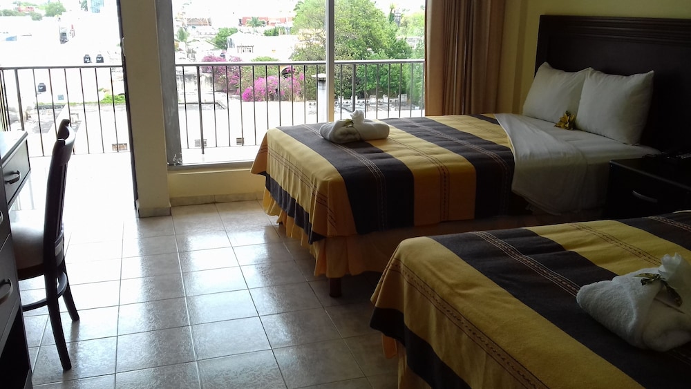Hotel Ambassador Merida 41/72
