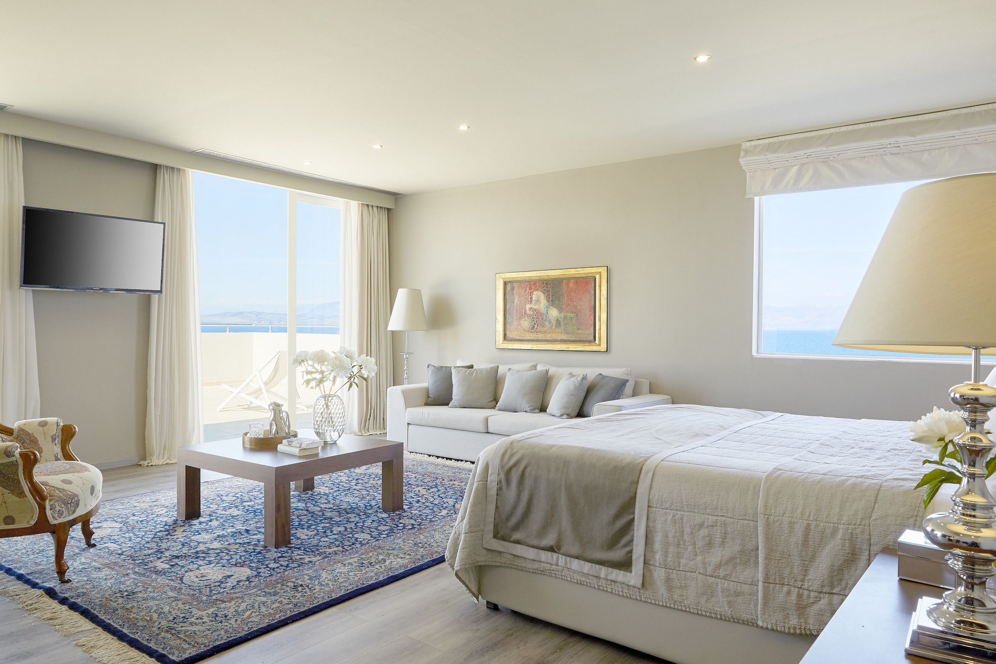 EXECUTIVE, SUITE, PANORAMIC VIEW