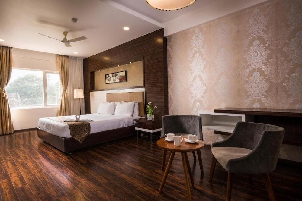 Hotel Aadrika 9/17