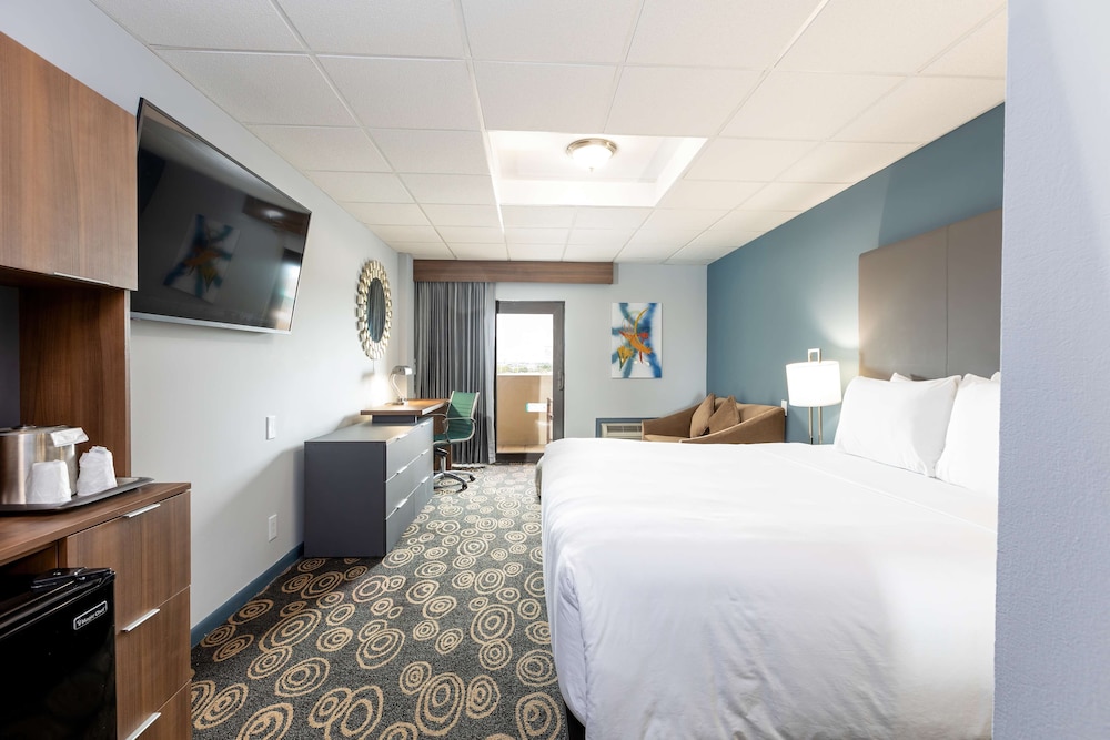 JUNIOR SUITE, KING BED, BALCONY