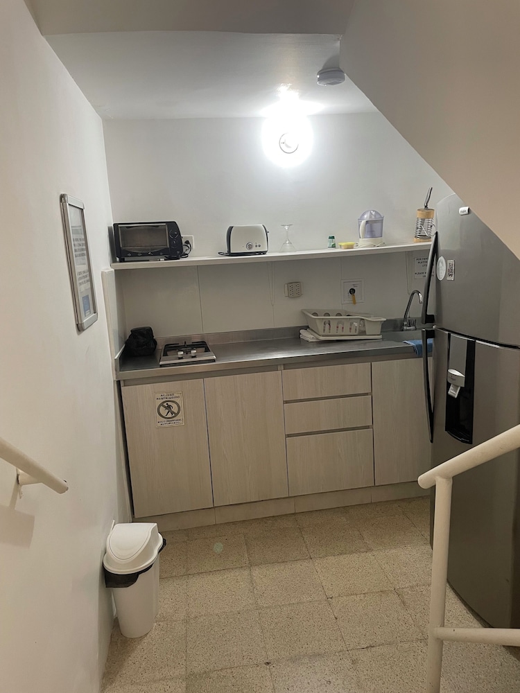Hostal Lleras Calle 8 7/49