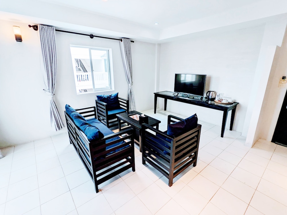 Mary Beach Hotel and Resort 34/50