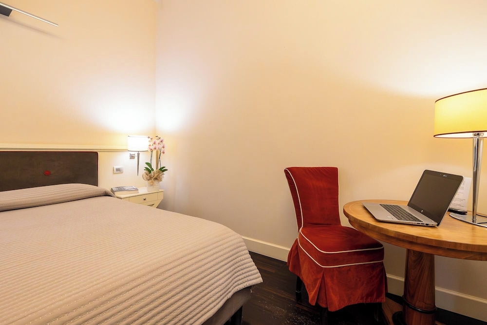 Hotel Patria Pistoia 47/50