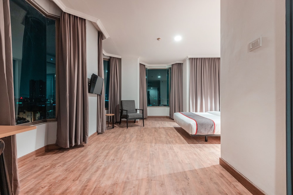 غرفة ديلوكس بسرير مزدوج، OYO Townhouse 2 Hotel Gunung Sahari 5/7