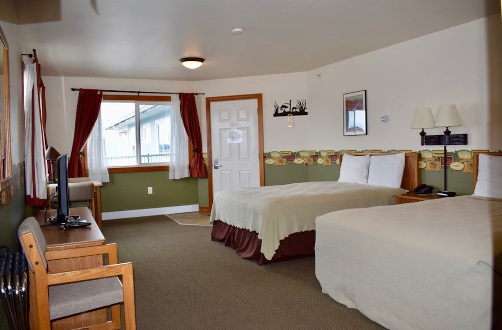 Longliner Lodge and Suites 13/41