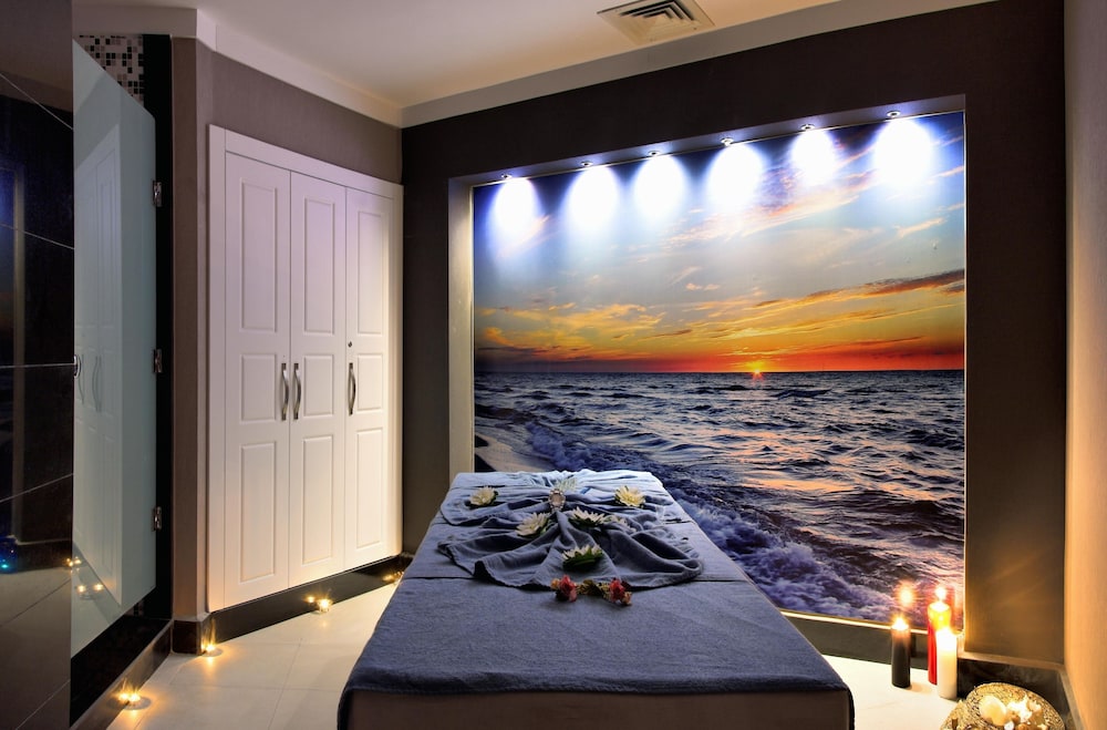 Batihan Beach Resort 43/76