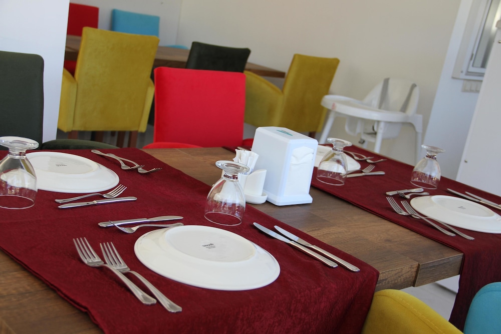 Aelbistan Otel 10/18