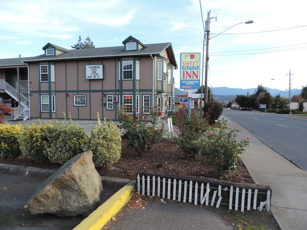 Sweet Breeze Inn 9/65