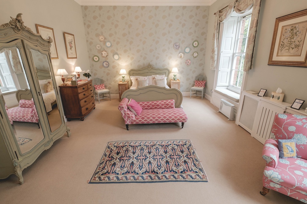Breedon Hall 16/28