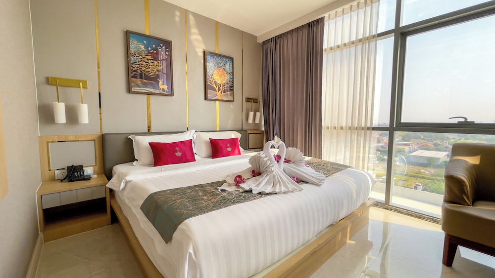 Elegant Bangkok Hotel 13/50